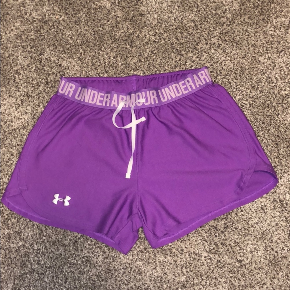 Under Armour Shorts Size M